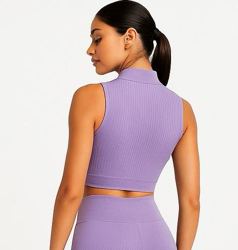 Conjunto corto con polera de medio cierre